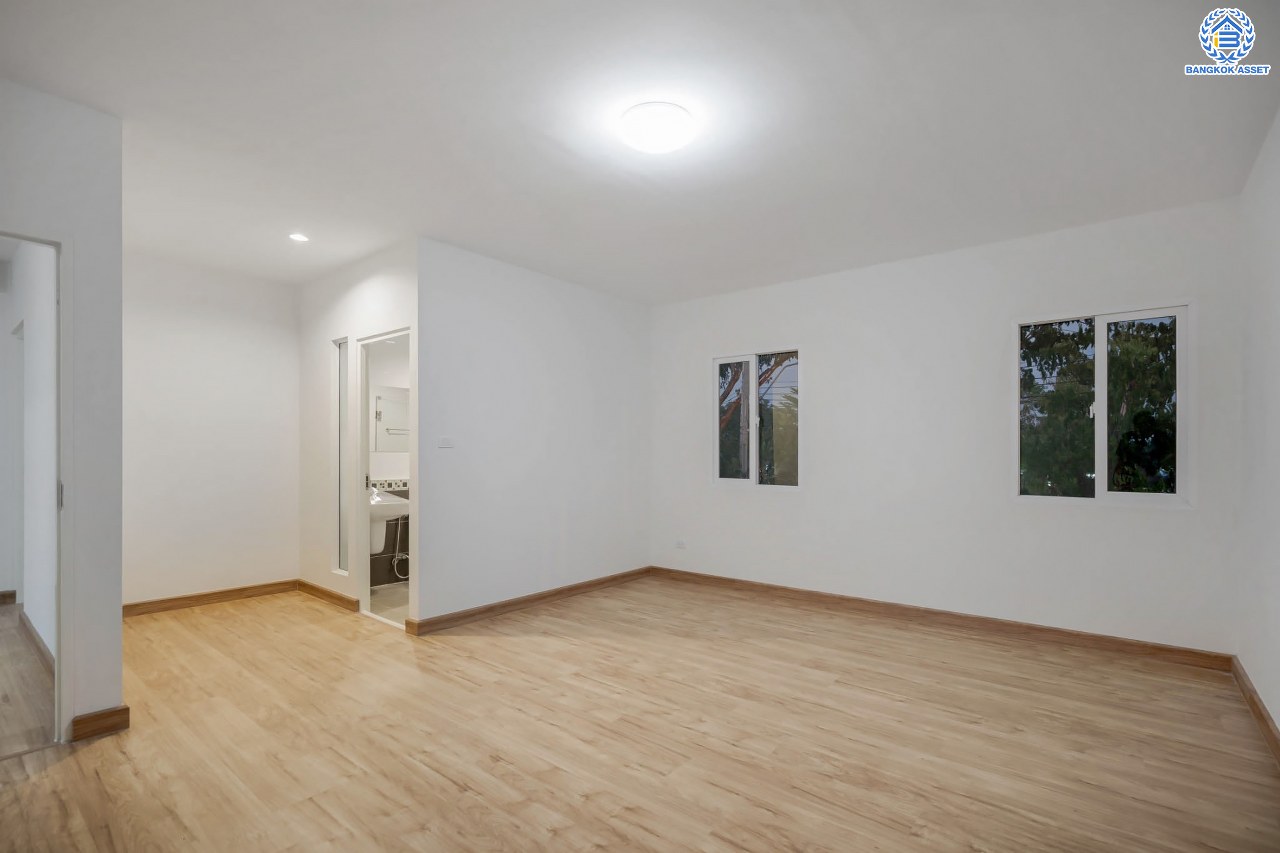 บ้านเดี่ยวมือสองนนทบุรี โครงการ ชัยพฤกษ์ ปิ่นเกล้า-กาญจนาฯ ถนนเมน วิวสวย หลังมุม จากแบรนด์คุณภาพ LH เนื้อที่ 75.8 ตร.ว. ฟังก์ชัน 3 ห้องนอน 3 ห้องน้ำ 1 ห้องอเนกประสงค์ จอดรถได้ 2 คัน บนทำเลศักยภาพ ใกล้เซ็นทรัลเวสต์เกต ทางด่วน "กาญจนาภิเษก" รถไฟฟ้าสายสีม่วง "สถานีตลาดบางใหญ่"